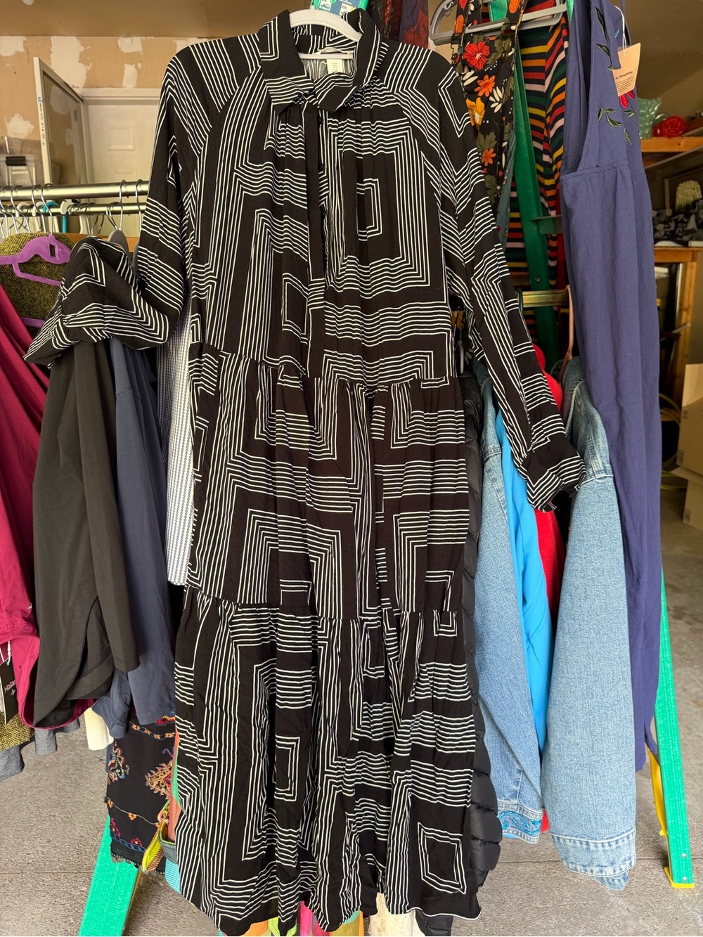 H&M Black and White Geometric Long-Sleeve Midi Dress